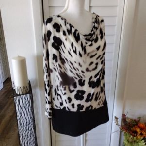 𝅺CHICO'S dolman sleeve animal print drape neck blouse‎ Sz. 2 (M/12)